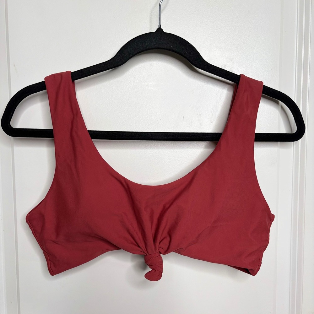 Red Bikini Top Front Knot Scoop Neck Swimwear Medium Resortwear
Balletcore EUC
